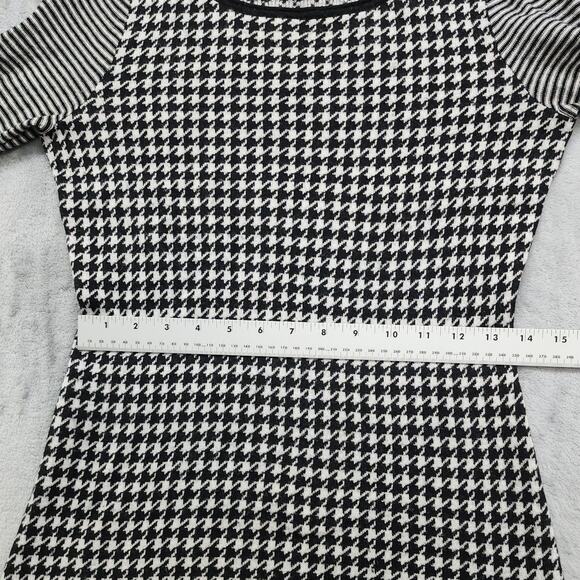 Express Sweater Womens M Black White Houndstooth Striped Sleeves Merino Wool - Picture 8 of 10